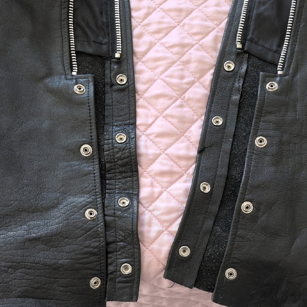 Black Leather Chaps with Zipper Details - Picture 5 of 5